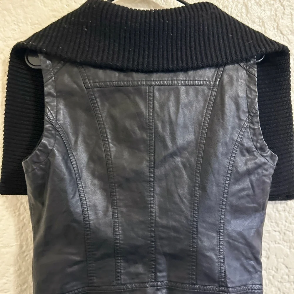 MontanaCo women’s vest faux leather cowl neck black size small new with‎ tags